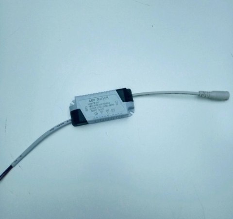Panel natynkowy LED 22cm 18W 6000K 1750lm kąt świecenia 120°